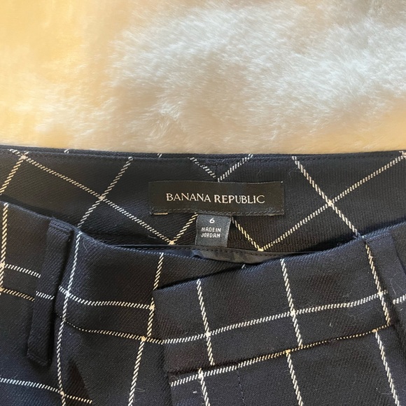 Banana Republic Dark Blue Plaid Culottes - Mint Condition, Stylish and Versatile - Picture 4 of 4